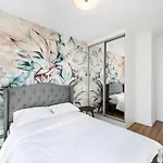 Wola Bloom Apartment