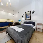 Apartament Zurawia Street