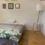 Slow Life Apartment Next To Metro Station