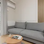 Wola Spacious Flat With Air Conditioning & Balcony By Noclegi Renters