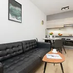 Two-Bedroom Elegant Apartment With Parking Warsaw Praga By Renters