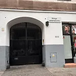 Labo Apartment Wspolna