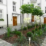 1 Syp, Kawa Vertuo, Kosmetyki Ada, 3 Min Metro Wilenska, By Visitwarsaw Apartments