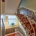 American House Hennela