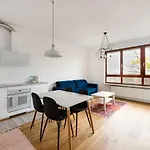 Fort Sluzew Glamorous Apartment