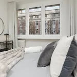 Stylish Apartment Close To Zlote Tarasy