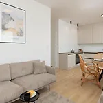 Optykow Spacious & Cosy Apartment With Parking By Noclegi Renters