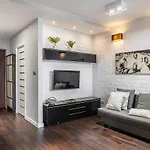 Spacious Studio Ac View Pokorna 2 Parking
