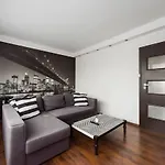 Mokotow Contemporary Apartment