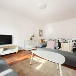 Wola Sunshine Apartment Free Parking