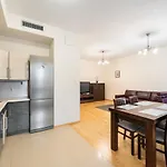 Wilanow Violet Apartment