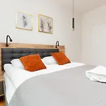 Park Arkadia Apartment With Parking Mokotow By Noclegi Renters