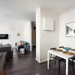 Wola Park Lovely Apartment - Near Metro