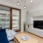 Arkadia Wola Apartment With Parking By Noclegi Renters