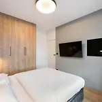 Zoliborz Obsidian Apartment