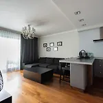 Rondo Daszynskiego 10Th Floor Apartment