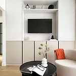 Gustowny Apartament Przy Metrze