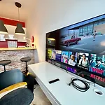 Super Beauty Metro Wifi 65\'Tv Netflix Hbo Appletv+