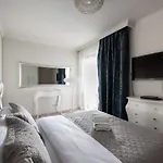 Rondo Daszynskiego 10Th Floor Apartment