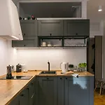 Modernist Suite In The Old Town