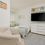 Light Studio With Balcony By Noclegi Renters