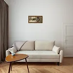 Wilcza Modern Prl Apartment