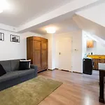 Nowy Swiat Modern Vintage Apartment