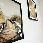 New Apartment On Batorego, Metro, Centre , Wi-Fi - By Hik Apartments