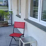 Spacious Two-Bedroom Condo,Big Balcony,Freeparking