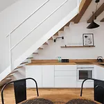Rondo Wiatraczna Loft Apartment