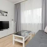 Cozy Apartment In The City Center Mazowiecka By Noclegi Renters