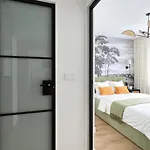 Gustowny Apartament Przy Metrze