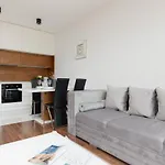 Glamorous Wilanow Apartment By Renters