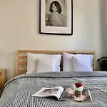 Oomph Warsaw Downtown Apartments