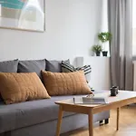 ★Bright Apartment With Positive Vibes★