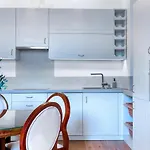 Grand Theatre Premium Apartment. Super Central.