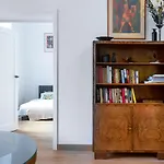Grand Theatre Premium Apartment. Super Central.