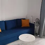 Przytulna Kawalerka Niedaleko Centrum Warszawy