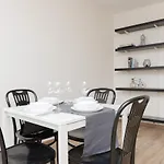 Old Town Spacious Apartment Bonifraterska By Renters