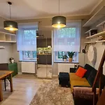 Lochowska 12 Apartament Na Antresoli