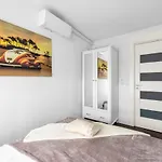 23Rd Floor 3Br Apt With Views Of Warsaw