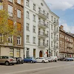 Apartment With Balcony Warsaw\'S Praga By Noclegi Renters
