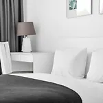 Kolska Grey Apartment