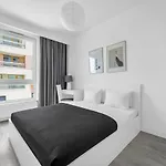 Kolska Grey Apartment