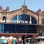 Rondo Onz Metro, Krochmalna 32A Street