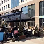 Rondo Onz Metro, Krochmalna 32A Street