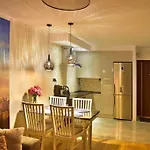 City Center-Comfortable And Stylish Apartment- P2
