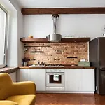 Glogowa Bricks Apartment