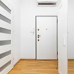 Warsaw City Centre Apartment Poznanska With Air-Conditioning By Noclegi Renters