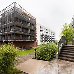 Bohema Place - Metro Szwedzka Apartment
